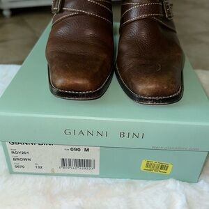 Gianni Bini brown leather mules